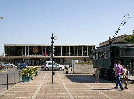 La gare de Laon : une porte d'entrée vers l'histoire et la beauté de la ville