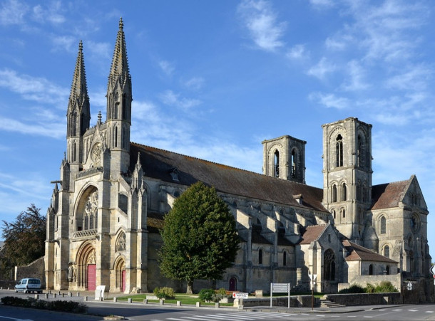 Les fresques cachées de l’église Saint-Martin à Laon : un trésor médiéval